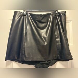 Abercrombie Black Leather Skort - XL
